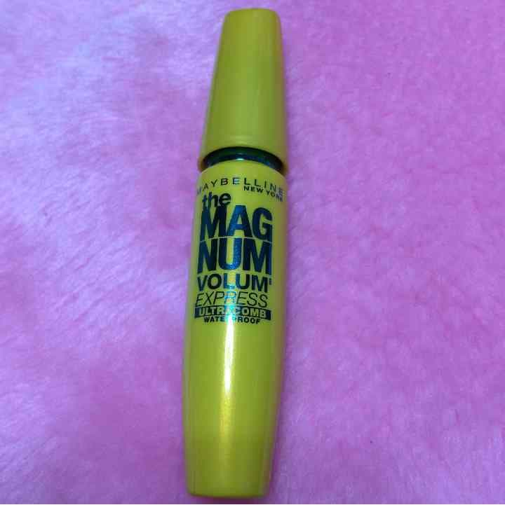 メイベリン マスカラ【値下げ・666円】