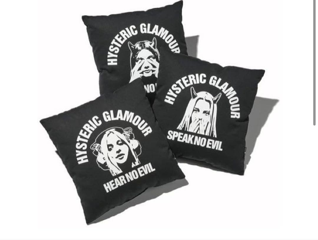 hysteric glamor ノベルティクッション３個セット