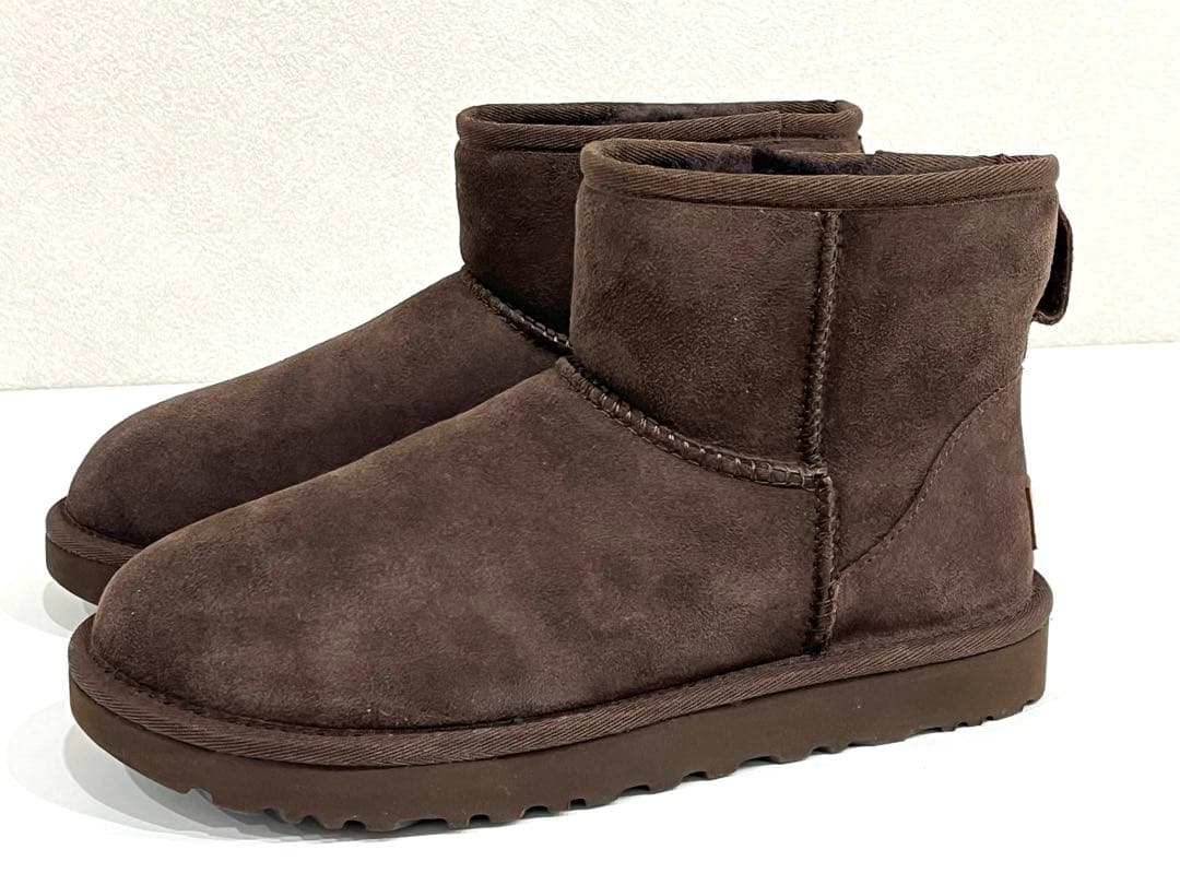 f111 新品　UGG W CLASSIC MINI Ⅱ 1016222 ブーツ