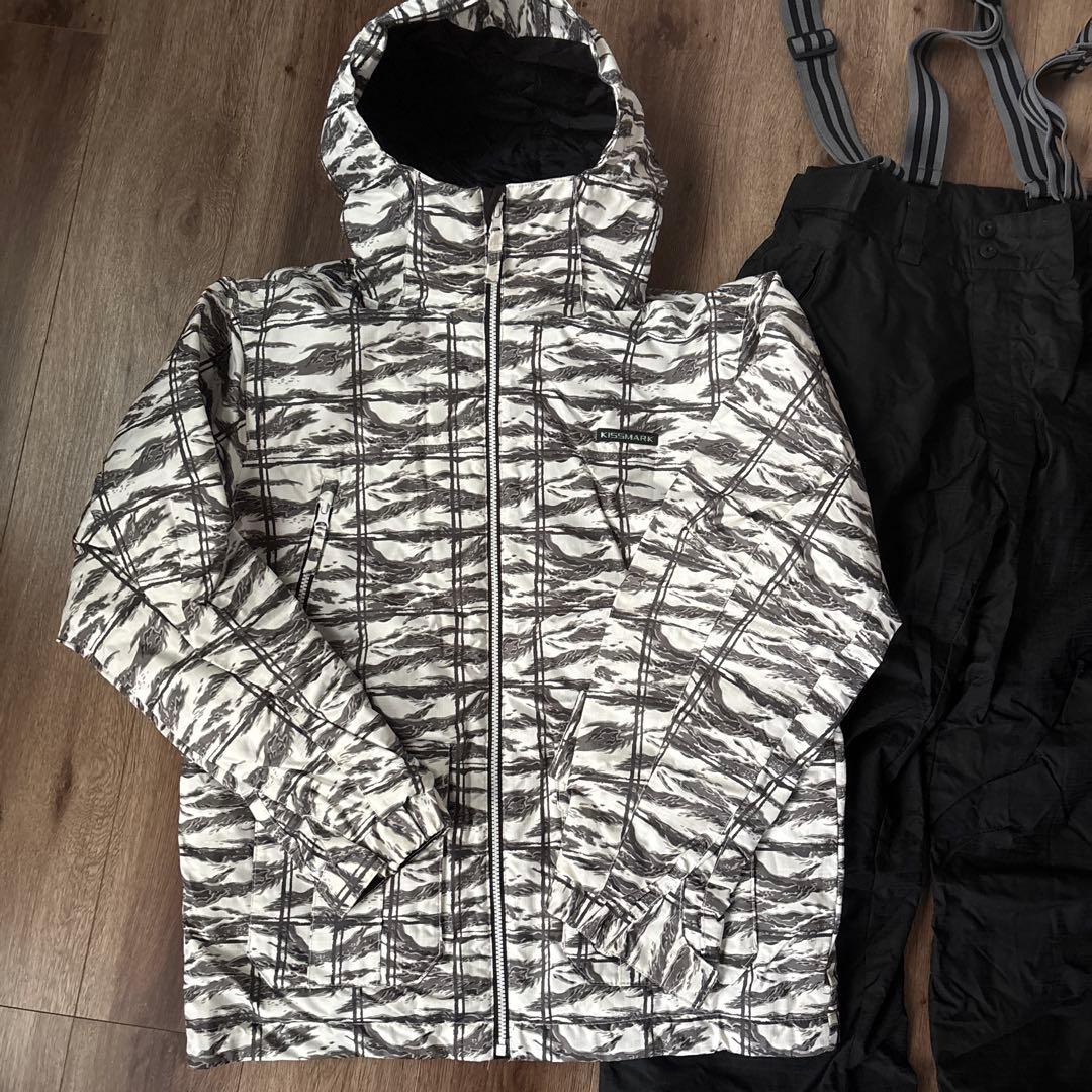 キスマーク　スキーウェア スノーウェア 迷彩柄　Lサイズ　上下セット