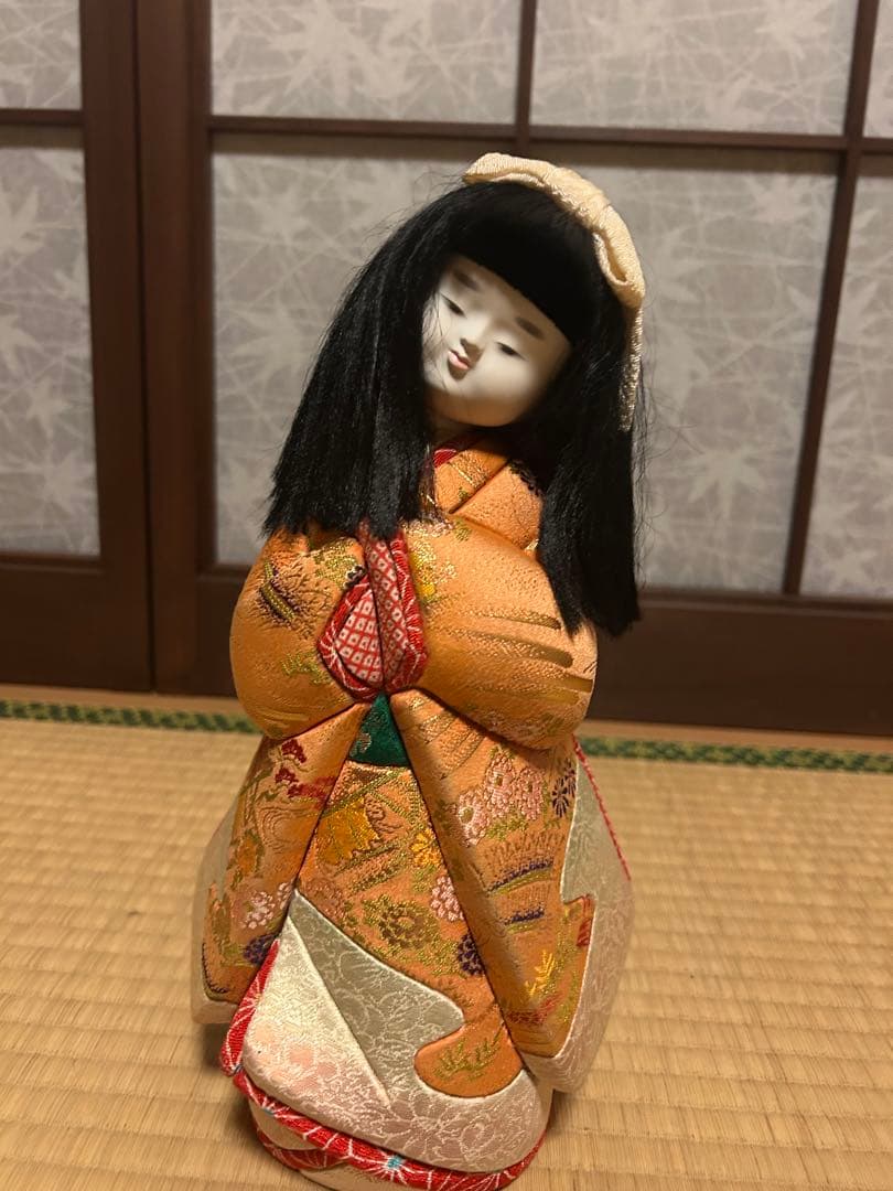 伝統的な日本の人形 いわく　持ちたくない