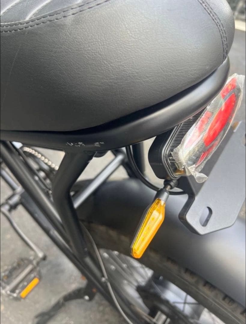 ブラック電動アシスト自転車 スポーツタイプ