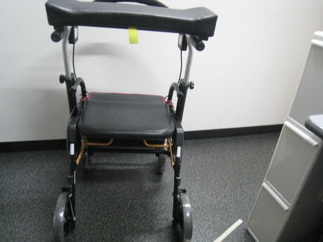 【送料無料】前腕支持型歩行車 REHAMO(リハモ) ナブテスコ ②