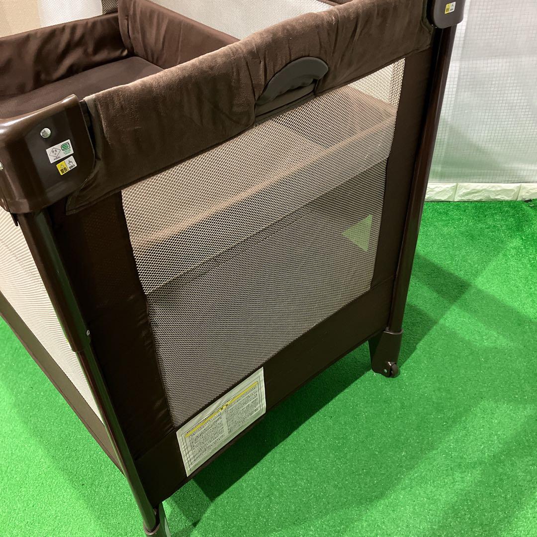 超美品 Aprica ココネルエアープラス ベビーベッド ブラウン 洗えるマット