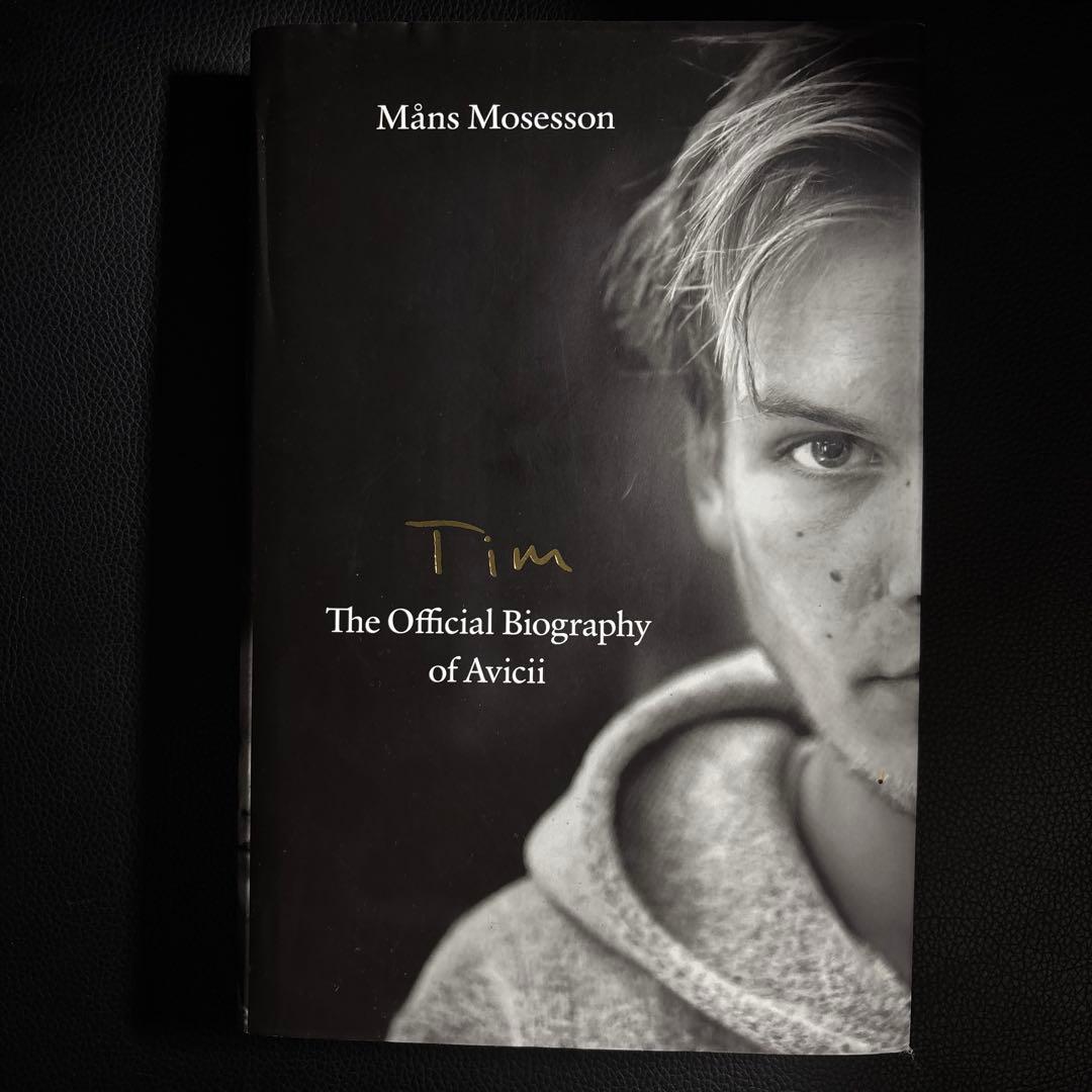 洋書 the official biography of avicii