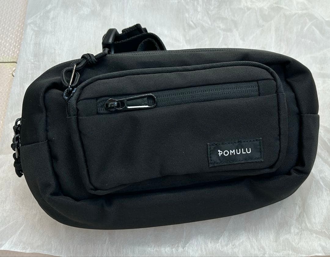 【新品未使用】POMULU ポムル　ブラック ヒップシート ショルダーバッグ