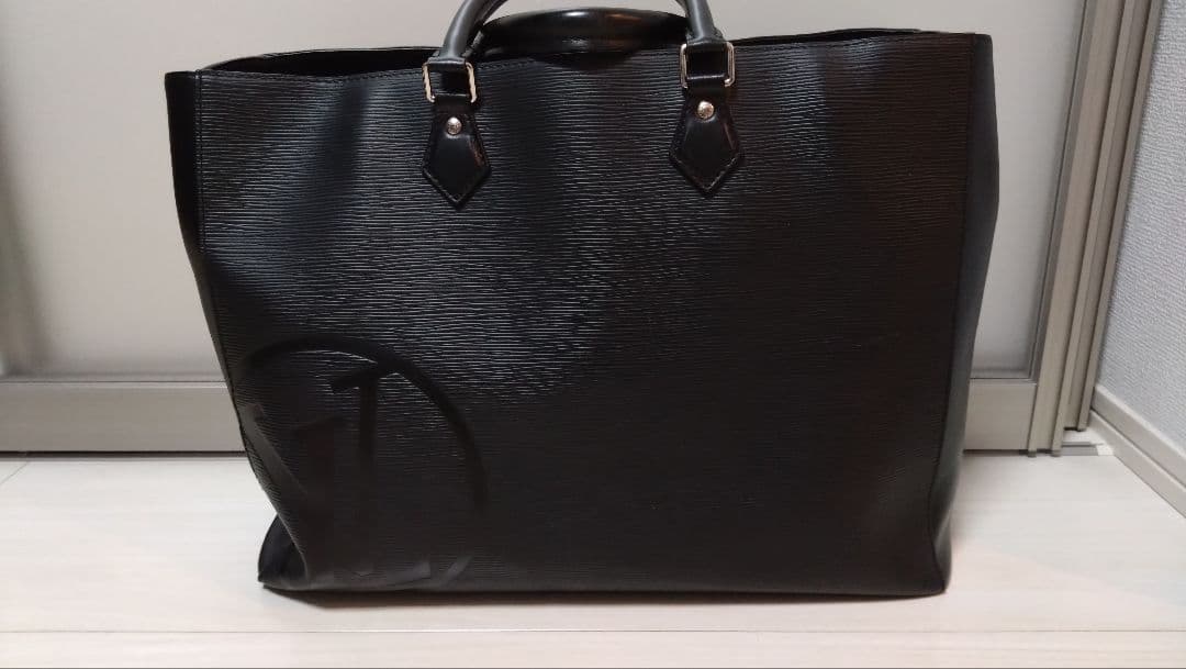 【イッチー】VUITTON グラン・サックエピ レザー M55185