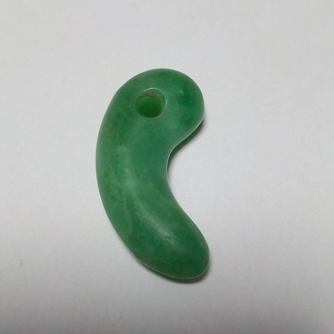 ヒスイ 勾玉 6.2g 箱付き