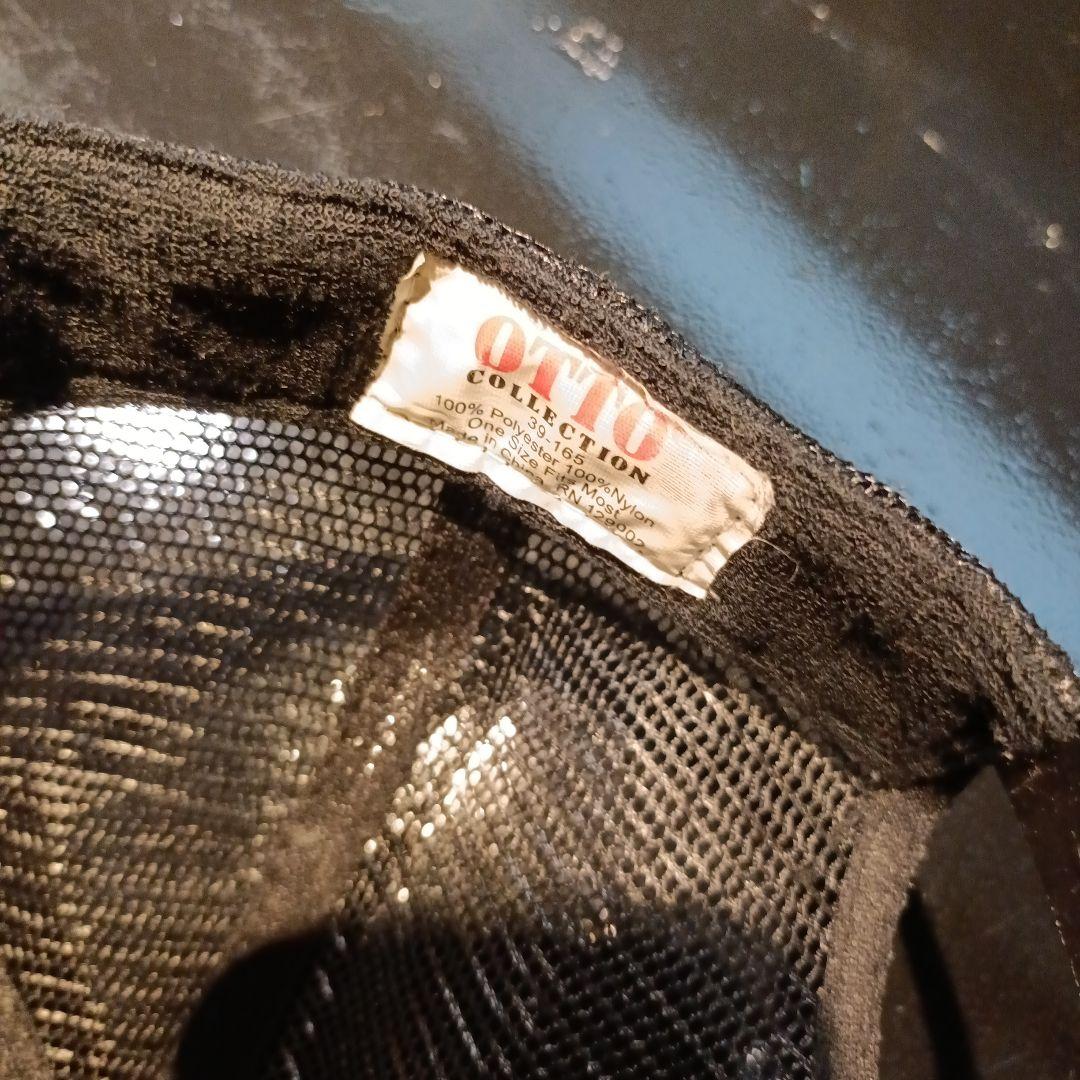 WEIRDO ブラック トラッカーキャップ