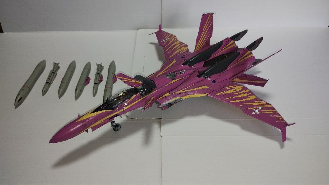 プラモデル完成機　1/72　SV-51γ、Nora type(マクロスゼロ)