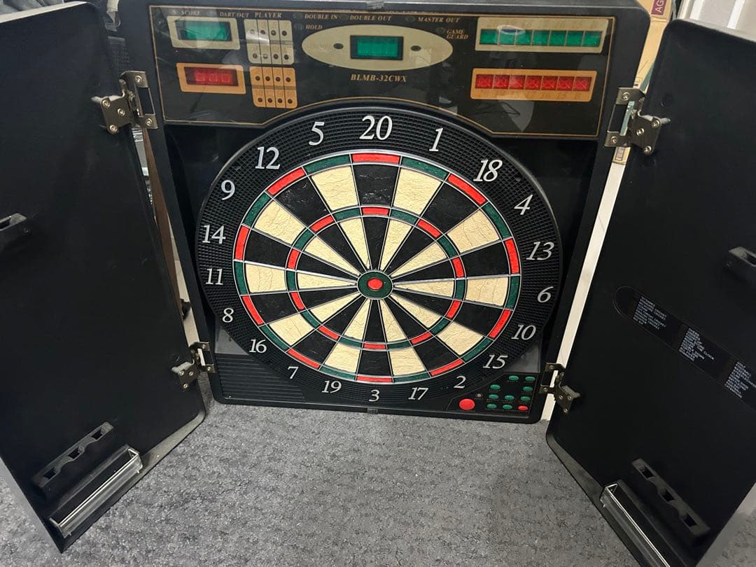 【値下げ】ダーツボード　電源コード・ダーツ付