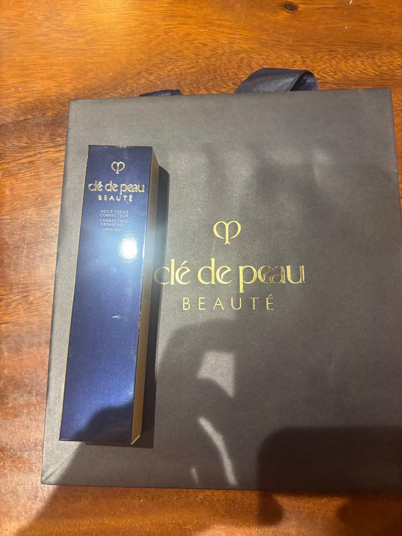 clé de peau BEAUTÉ 化粧下地