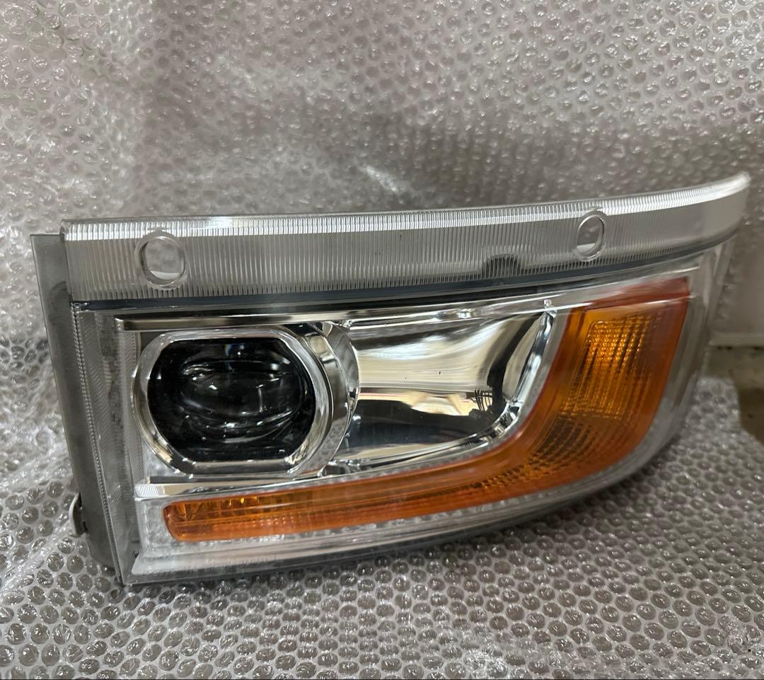 いすゞ ギガ 純正 フォグランプ 左　KOITO