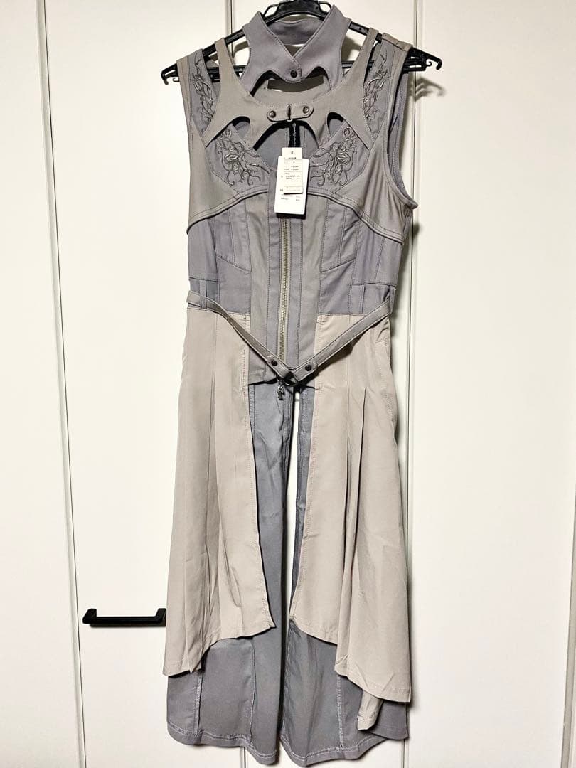 最終値下げ　Ozz Croce 刺繍入りロングベストワンピース　オッズオン