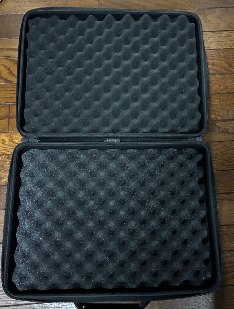 UDG コントローラー　ハードケース