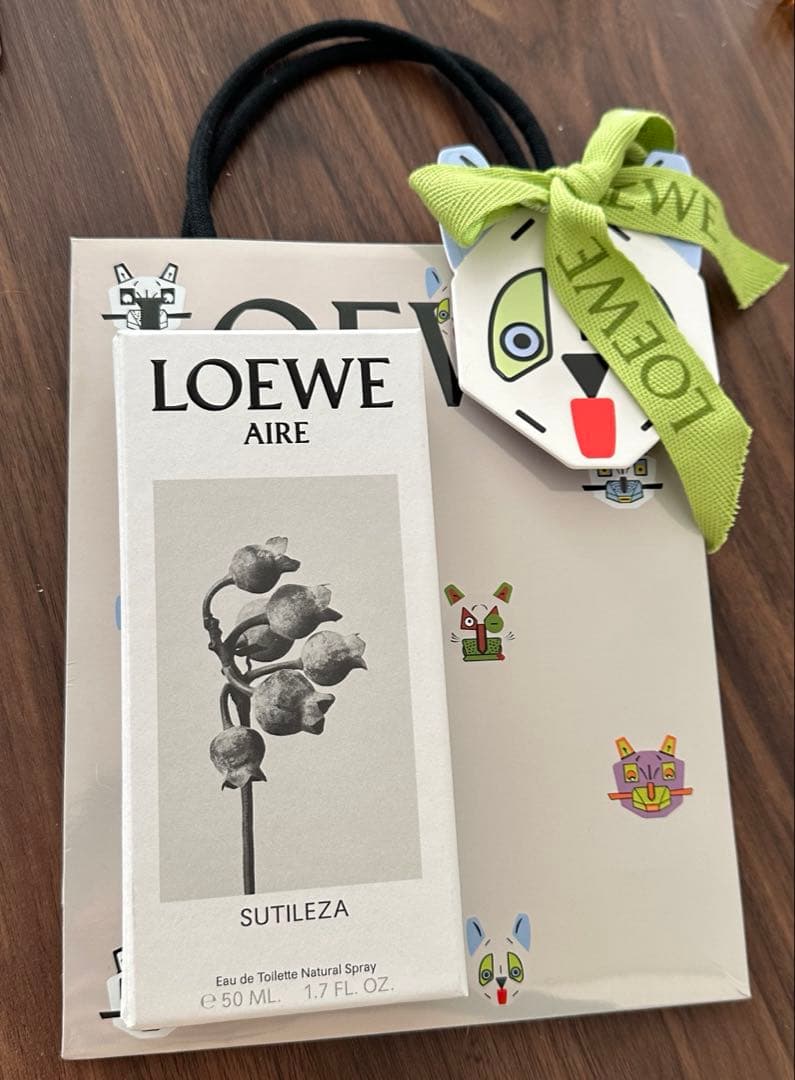 ロエベ　スティレサ　SUTILEZA