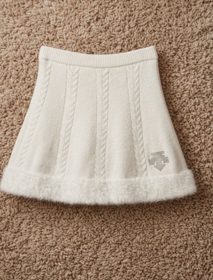 デサント descente ゴルフ カシミア 羊毛　ニットスカート　オフホワイト