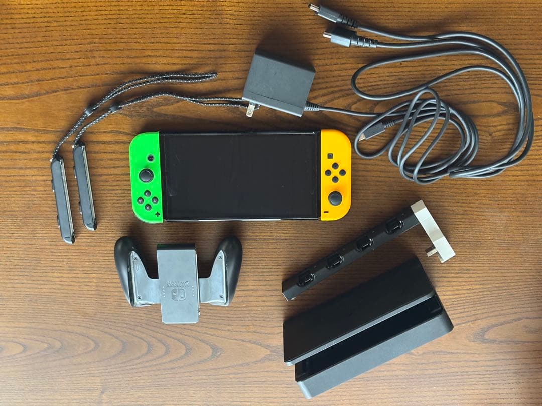 Nintendo Switch 有機ELモデル　本体 グリーン/イエロー