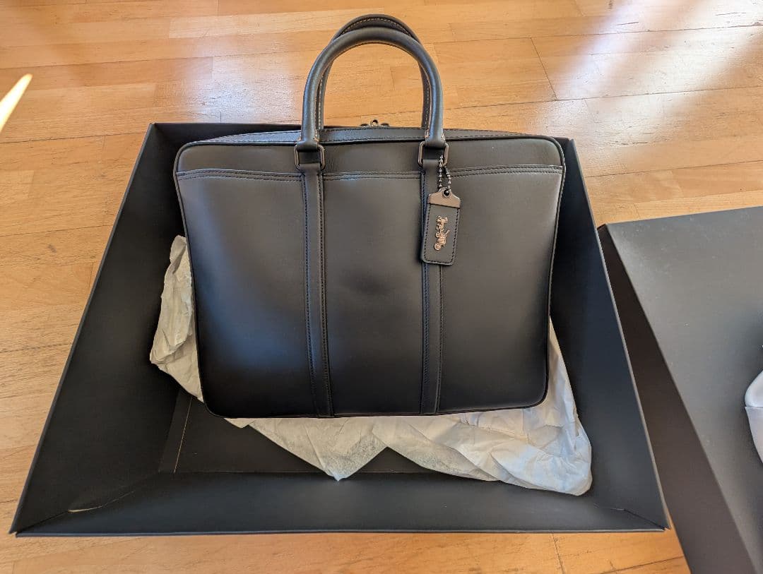 『新品美品』Coachメトロポリタントートバッグ　ビジネスレザー黒2way