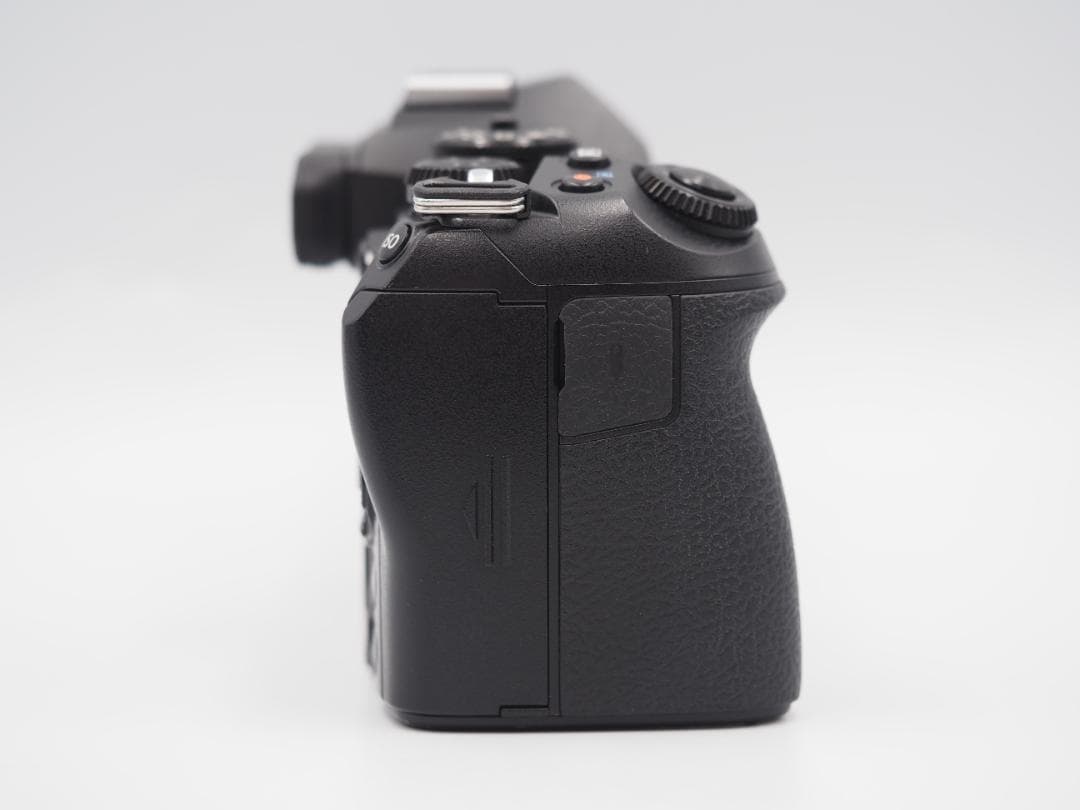 OLYMPUS OM-D E-M1MARKⅢ