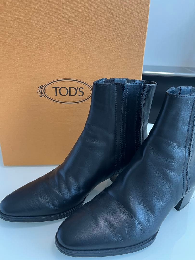 TOD'S ブラック サイドゴアブーツ　23.5センチ