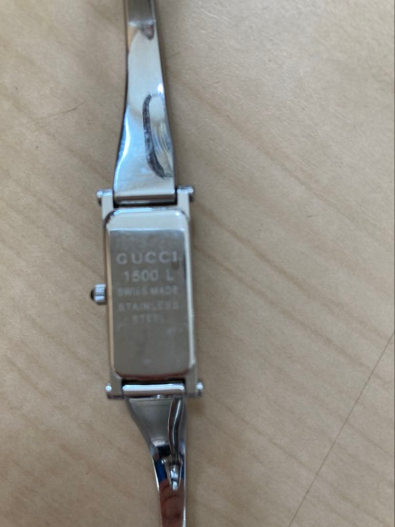 GUCCI 1500L 箱付き ブラック アナログ 時計