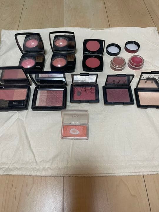 シャネル、ディオール、クレドポーボーテ等チーク、フェイスパウダーまとめ売り