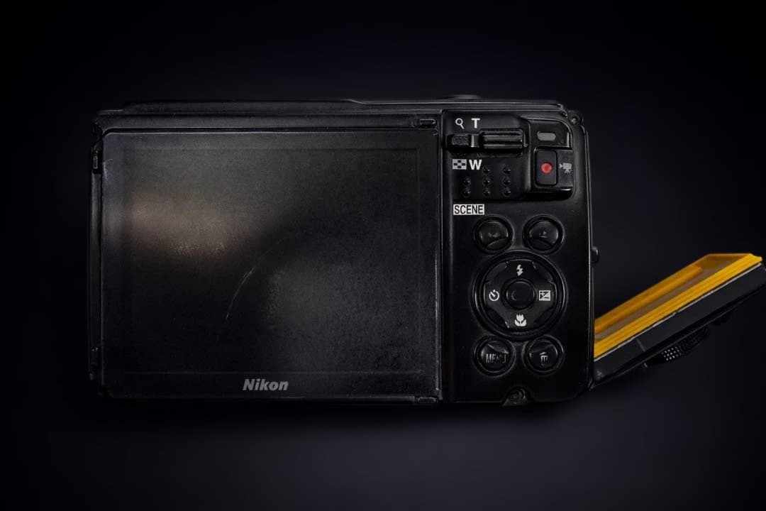 【バッテリー2個付】Nikon w300 コンパクトデジタルカメラ 本体