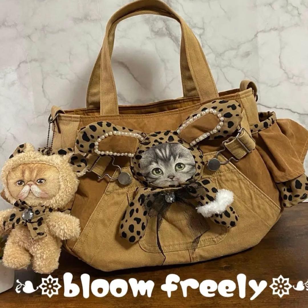 k*☆様 コヤンイサムチョン【デニムリメイク バッグ】 猫ちゃんバッグ