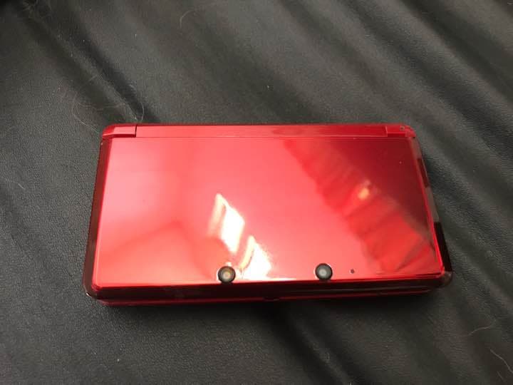 任天堂 3DS  レッド
