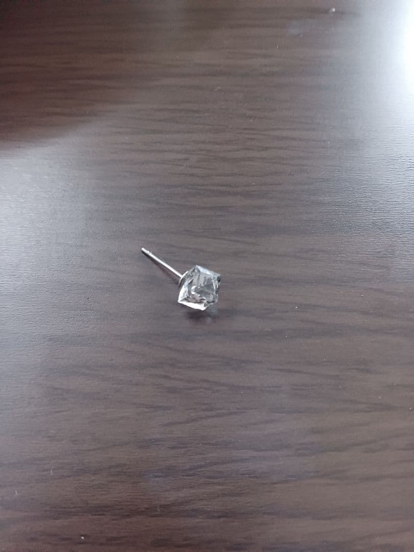 クリスタルカット シルバー ピアス(片耳用)