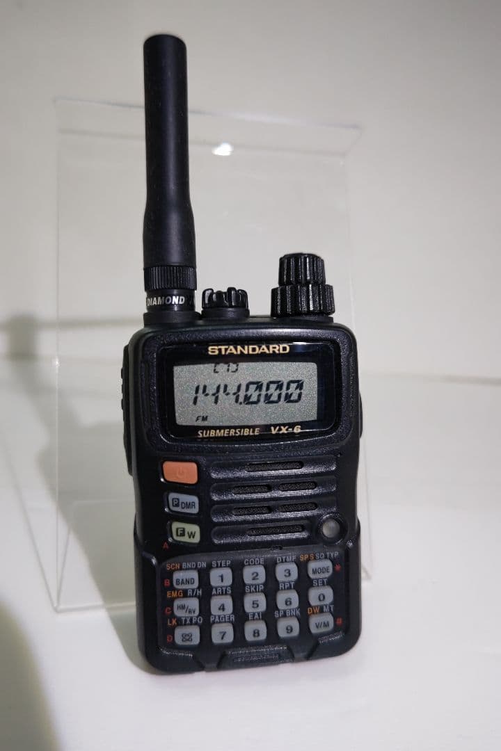 スタンダードアマチュア無線機 VX-6 ハンディ