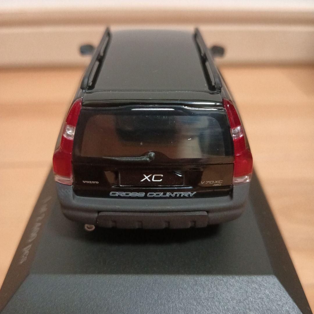 MINICHAMPS✪Volvo V70 XC ブラック