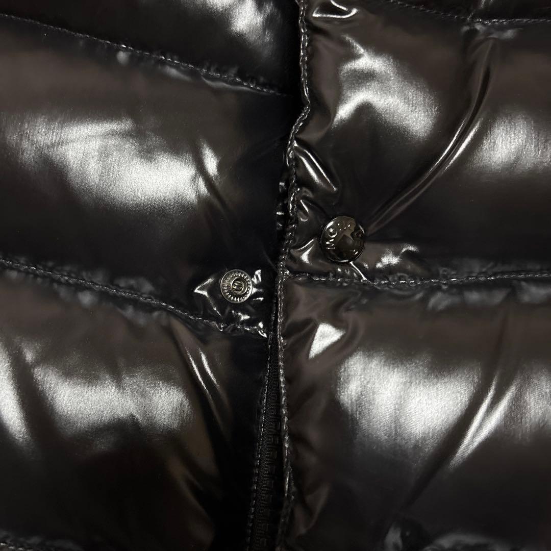 MONCLER 黒 ダウンベスト