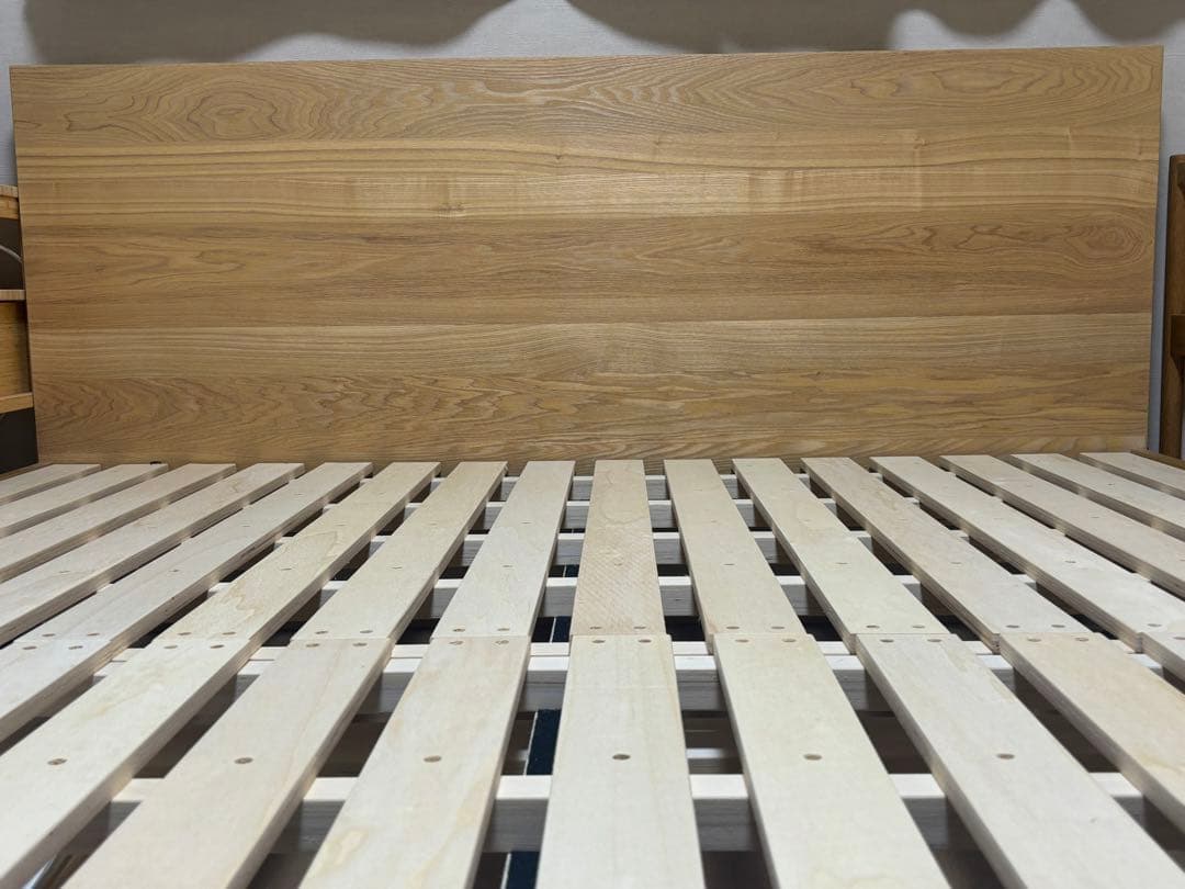 最終値下げ　1月15日まで出品 recenoクイーンサイズ ベッドフレーム