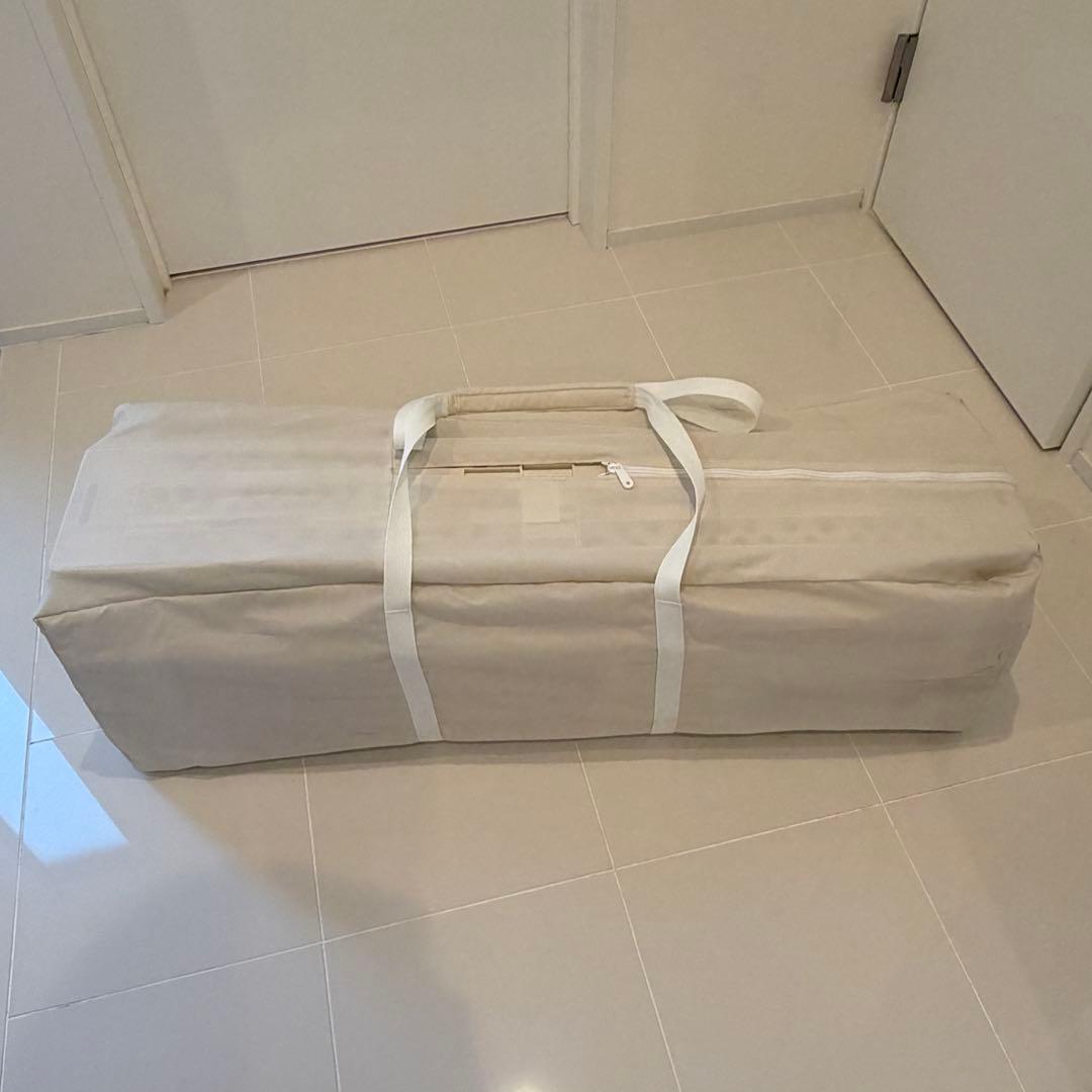 美品 アップリカ ココネルエアー ホワイトグレー ベビーベッド