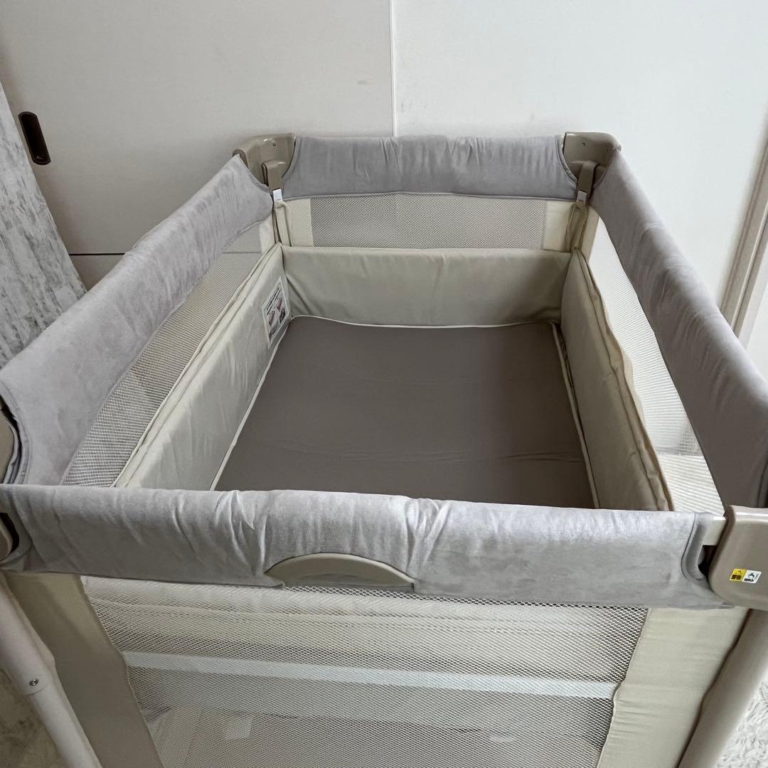 美品　ココネルエアープラス　ホワイトベージュ　9X196CXXJ アップリカ