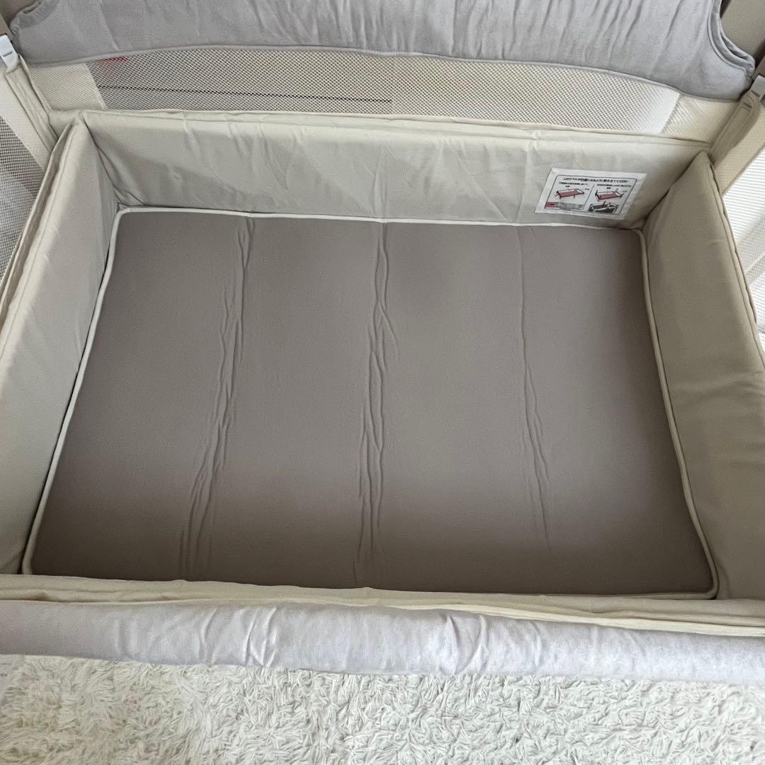 美品　ココネルエアープラス　ホワイトベージュ　9X196CXXJ アップリカ