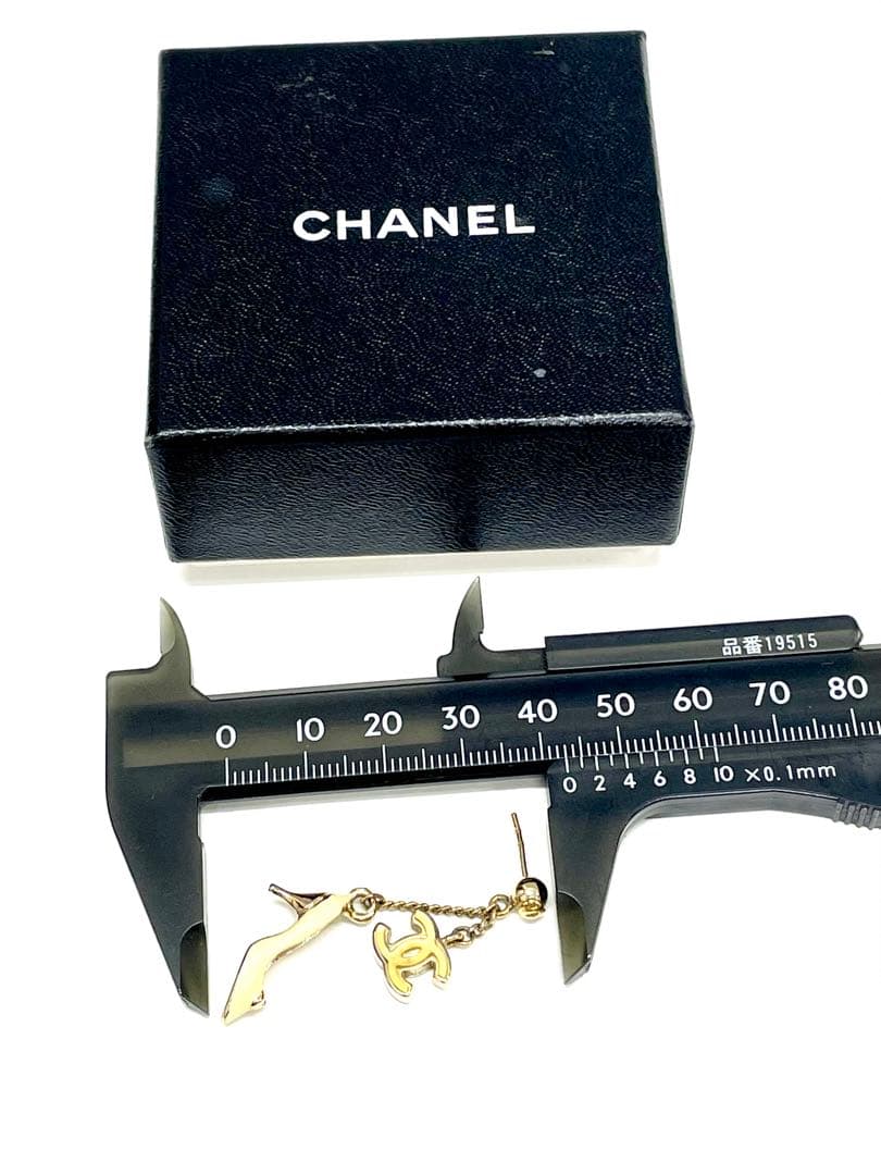 専用　　正規品CHANELピアスセット片方