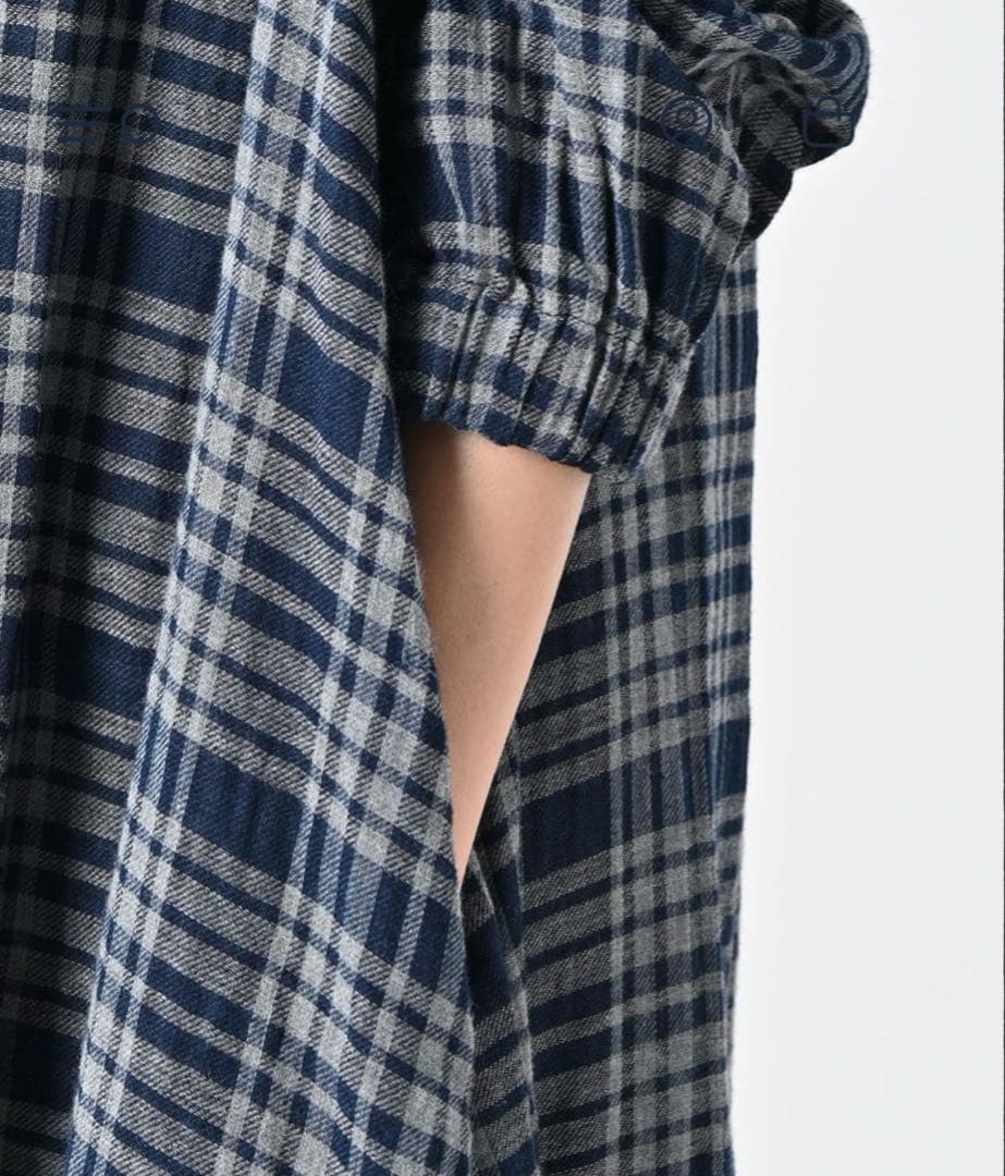 45R ふわふわ二重織のシャーリングドレス（インディゴ）　2025 AW