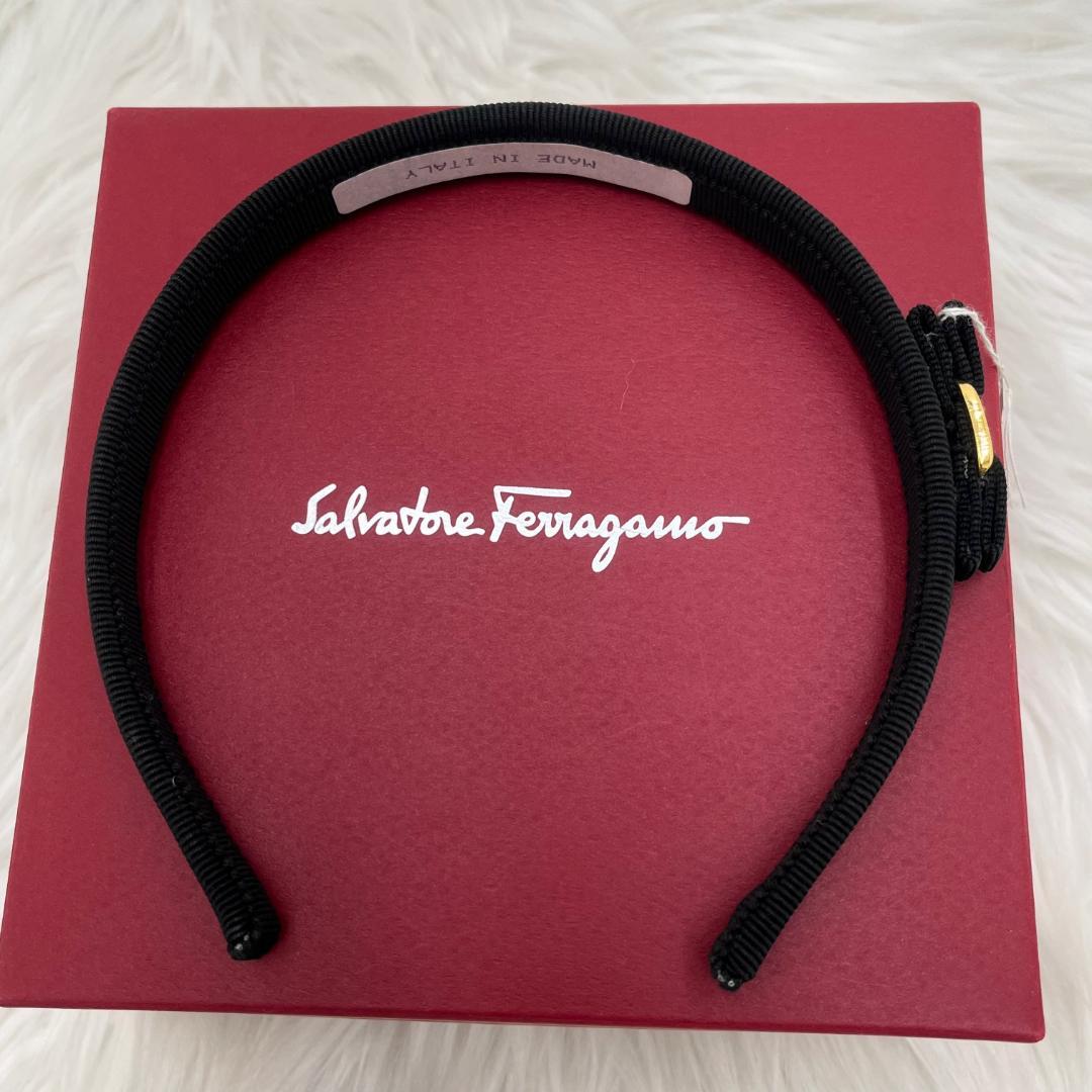 新品未使用品✨フェラガモ　Ferragamo カチューシャ　ブラック