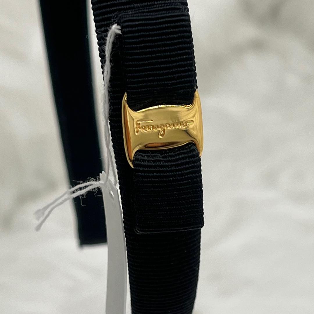 新品未使用品✨フェラガモ　Ferragamo カチューシャ　ブラック