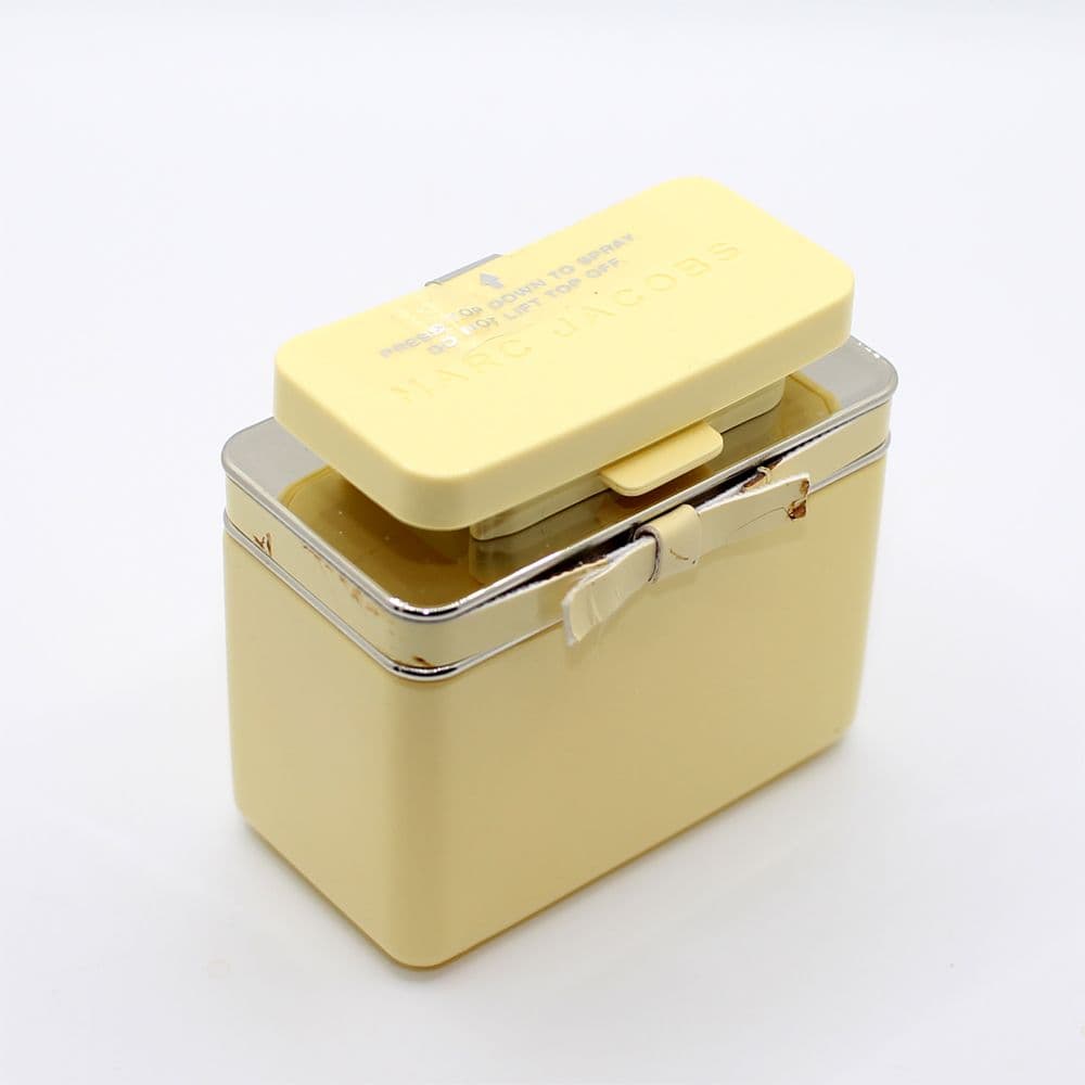 未使用 正規品 マークジェイコブス エッセンス オードパルファム 50ml