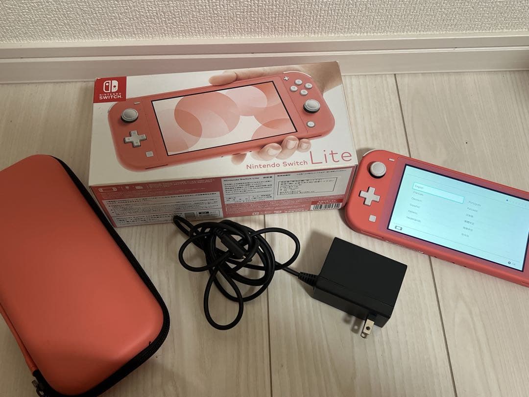 Nintendo Switch Liteコーラル本体