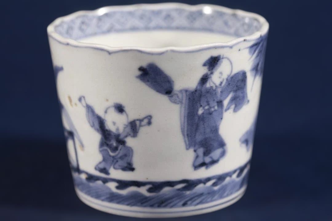 577　古伊万里大渕染付仙人唐子遊び図蕎麦猪口　無傷　幕末