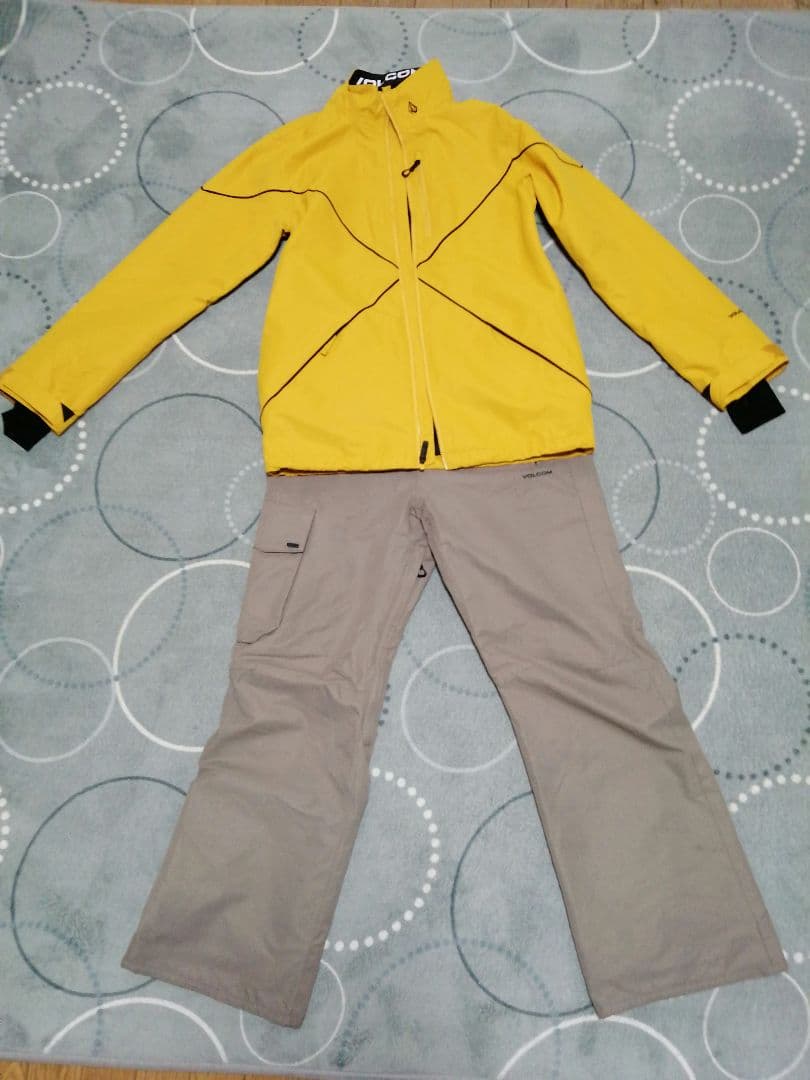 volcom スノーボードウェア　上下セット