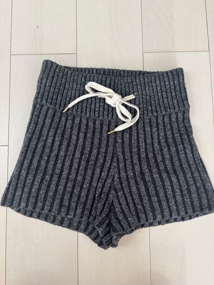 JUEMI リブ編みグレーショートパンツ