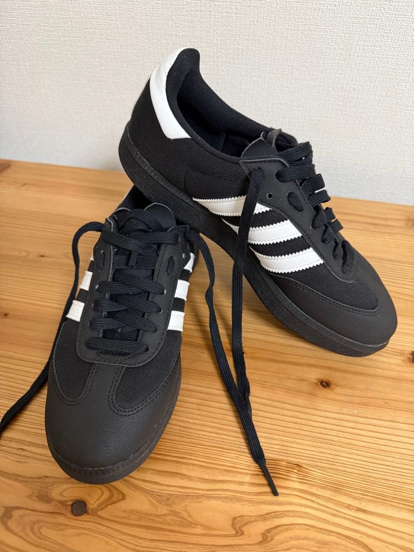 ウェア adidas VELOSAMBA MADE WITH NATURE 25.5