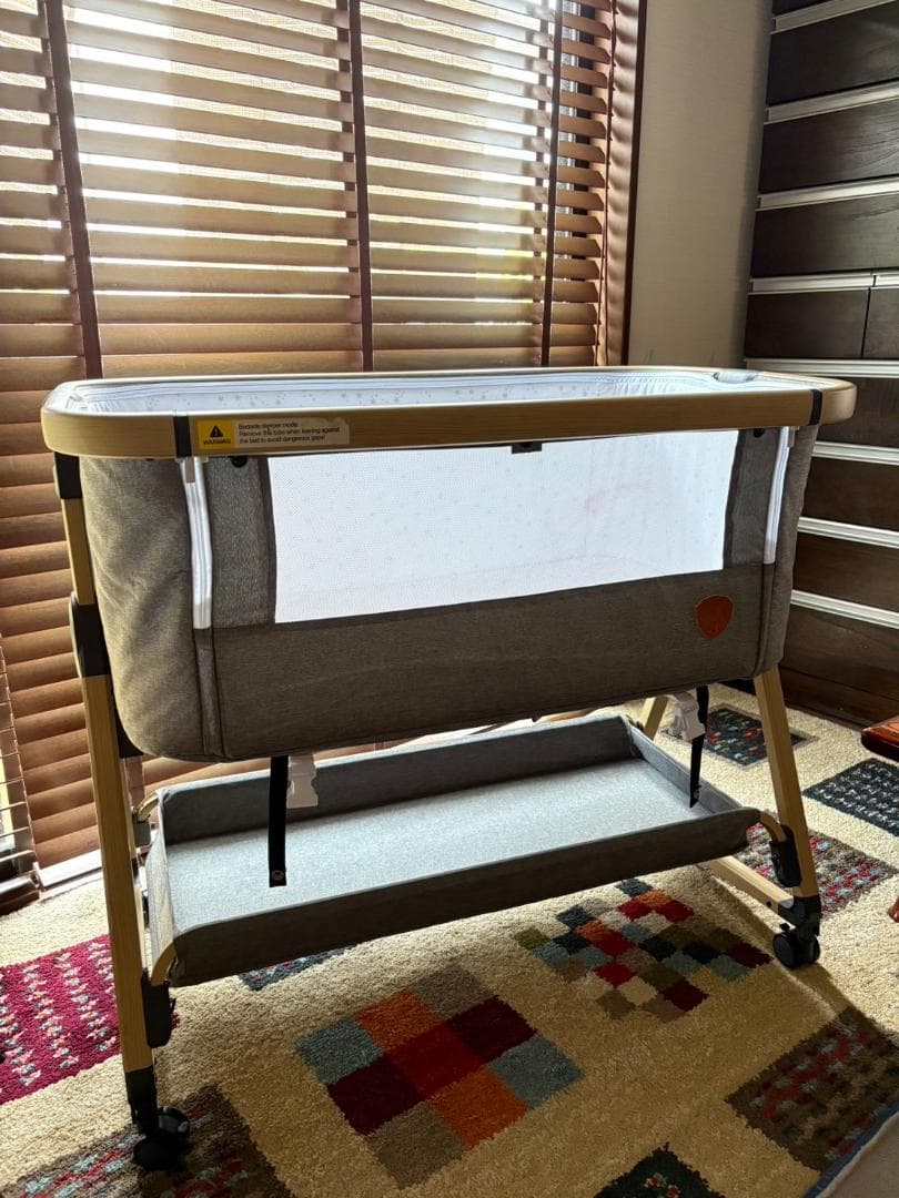 HZDMJ ベビーベッド　収納かご蚊帳マット付　キャスターらくらく移動　揺りかご