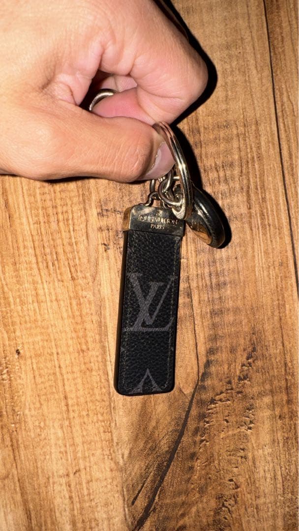 Louis Vuitton ブラック レザー キーリング